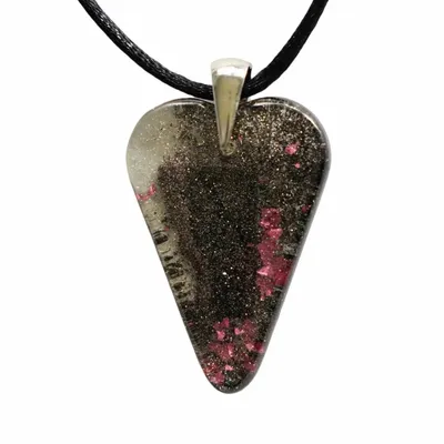 Bijoux - Pendentif en chêne noir ancien et résine – cœur – Ombres Intemporelles - GLASS4CANDLES