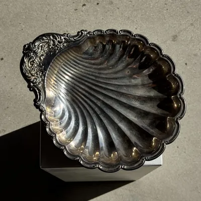 Trays - Large antique cup in silver plated metal embossed in the shape of a sh - OFFICE OBJETS