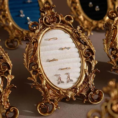 Objets de décoration - Cadre porte-bagues et boucles d'oreilles doré de style vintage - WHISPERING WOODS