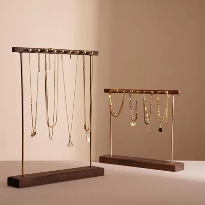 Objets de décoration - Présentoir à bijoux en noyer noir à barres en laiton - WHISPERING WOODS