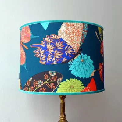 Lampes de table - Abat-jour motif papillons et fleurs - CHATEAU TALES
