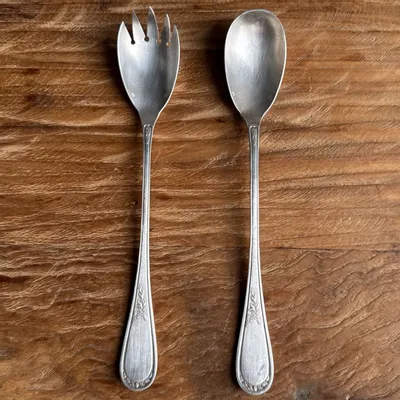 Cutlery set - Louis XVI style silver-plated salad servers with laurel decoration - OFFICE OBJETS