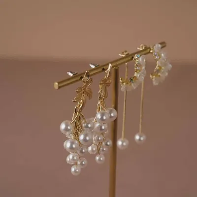 Bijoux - Porte-boucles d'oreilles minimaliste à barre en T en laiton - WHISPERING WOODS