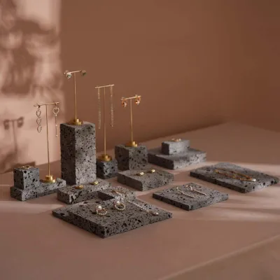 Bijoux - Ensemble de présentoirs à bijoux en pierre de lave et laiton - WHISPERING WOODS