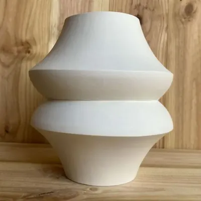 Decorative objects - Sculptural, geometric vase in white porcelain - Palindrome C2L - CALLIGRAMME