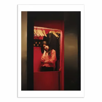 Poster - Art-Poster - Coat check Girl, 2016 - Max Ferguson - WALL EDITIONS