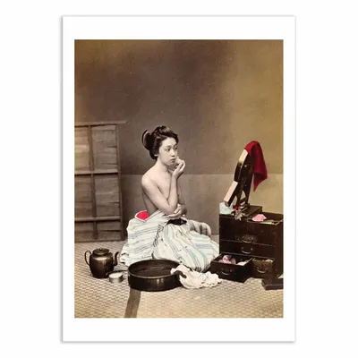 Affiches - Affiche - Woman applying make-up - Photo 1885 by Kimbei Kusakabe - WALL EDITIONS