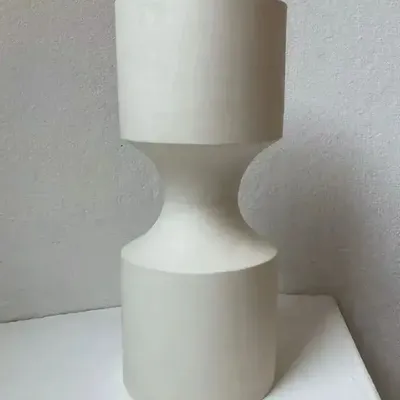 Pièces uniques - Vase sculptural et géométrique en porcelaine blanche - Oneiros E1 - CALLIGRAMME