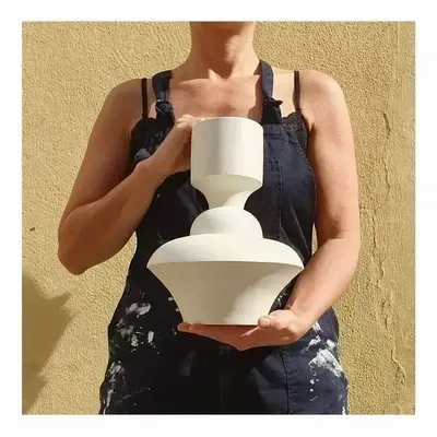 Objets design - Vase sculptural et géométrique en porcelaine blanche - Oneiros E4 - CALLIGRAMME