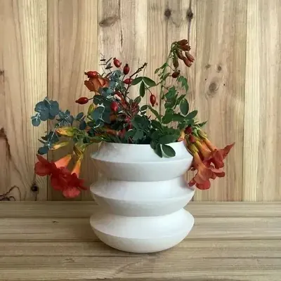 Poterie - Vase sculptural et géométrique en porcelaine blanche - Palindrome B4L - CALLIGRAMME
