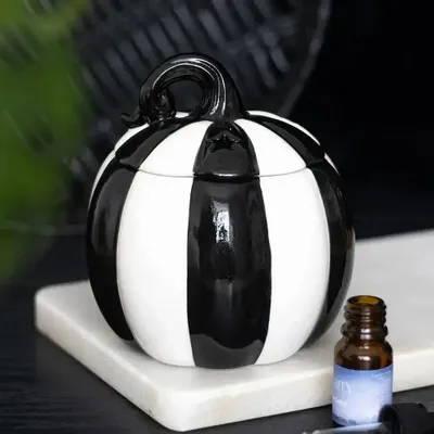 Scents - Black and White Striped Pumpkin Oil Burner - SOMETHING DIFFERENT WHOLESALE EUROPE BV