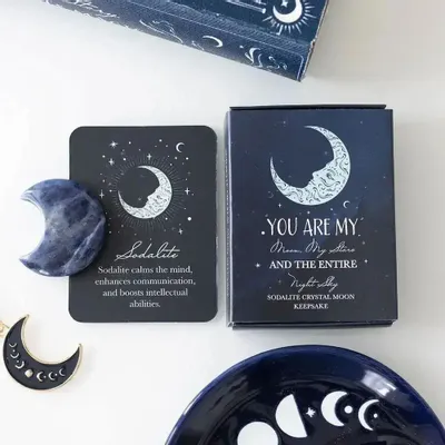 Ornaments - Sodalite Crystal Moon Keepsake Stone in a Box - SOMETHING DIFFERENT WHOLESALE EUROPE BV
