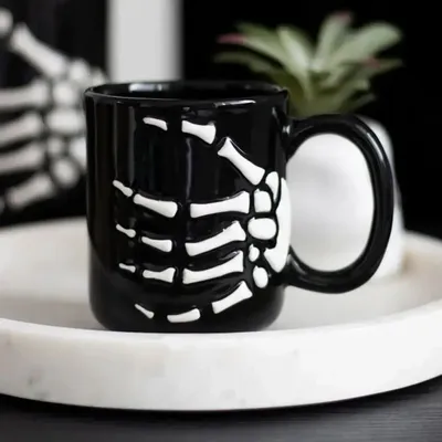 Tasses et mugs - Mug Main Squelette - SOMETHING DIFFERENT WHOLESALE EUROPE BV