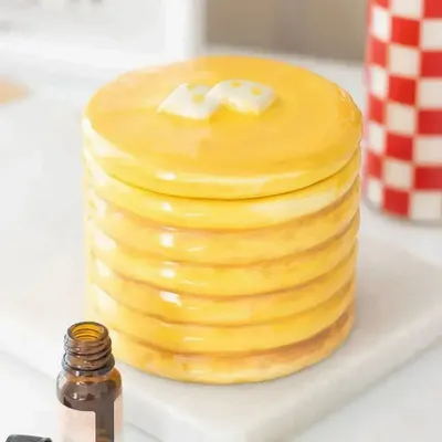 Scents - Pancake Stack Shaped Oil Burner - SOMETHING DIFFERENT WHOLESALE EUROPE BV