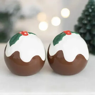Sets de table - Salières et poivrières en forme de pudding de Noël - SOMETHING DIFFERENT WHOLESALE EUROPE BV