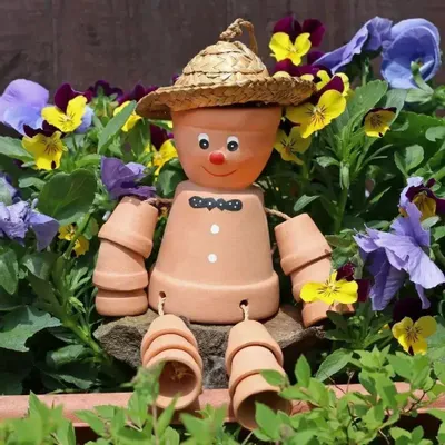 Ornaments - Terracotta Pot Man - SOMETHING DIFFERENT WHOLESALE EUROPE BV