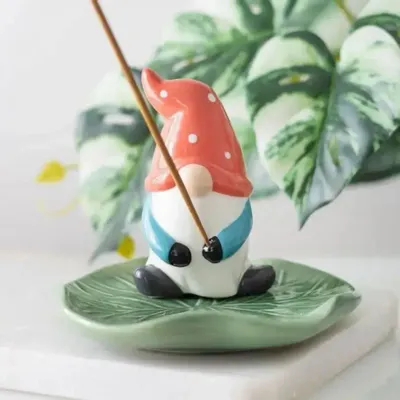 Scents - Gonk Lily Pad Incense Stick Holder - SOMETHING DIFFERENT WHOLESALE EUROPE BV