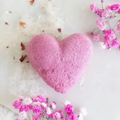 Decorative objects - Love Yourself Heart-Shaped Cherry Bath Bomb - SOMETHING DIFFERENT WHOLESALE EUROPE BV