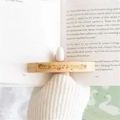 Decorative objects - Book Worm Thumb Page Holder - SOMETHING DIFFERENT WHOLESALE EUROPE BV