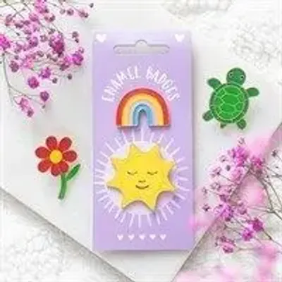 Objets de décoration - Lot de 2 pin’s arc-en-ciel et soleil - SOMETHING DIFFERENT WHOLESALE EUROPE BV
