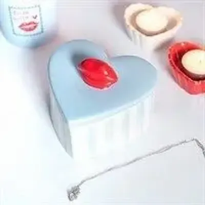 Objets de décoration - Boîte à bijoux cœur à rayures et lèvres - SOMETHING DIFFERENT WHOLESALE EUROPE BV