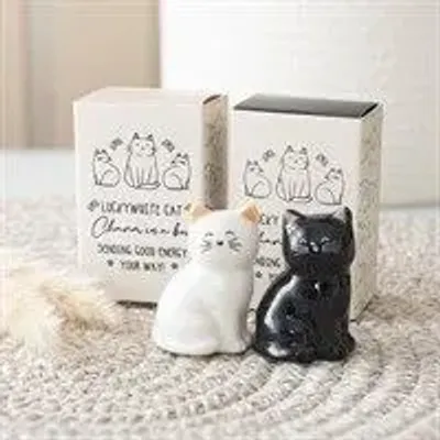 Objets de décoration - Lot de 24 petits chats porte-bonheur blancs et noirs en boîte - SOMETHING DIFFERENT WHOLESALE EUROPE BV