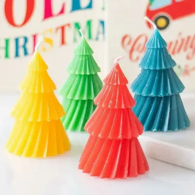 Bougies - Lot de 4 bougies colorées en forme de sapin de Noël - SOMETHING DIFFERENT WHOLESALE EUROPE BV