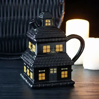Tasses et mugs - Mug Maison Hantée Noire - SOMETHING DIFFERENT WHOLESALE EUROPE BV