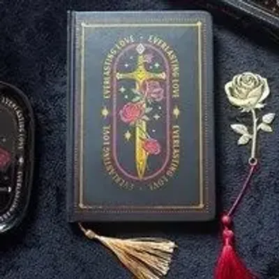 Objets de décoration - Carnet A5 rose et épée - SOMETHING DIFFERENT WHOLESALE EUROPE BV