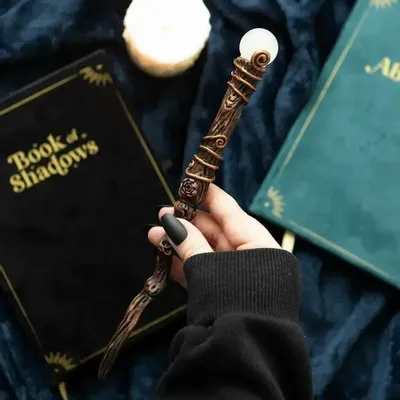 Decorative objects - Energy Clearing Aura Quartz Crystal Wand with Pouch - SOMETHING DIFFERENT WHOLESALE EUROPE BV