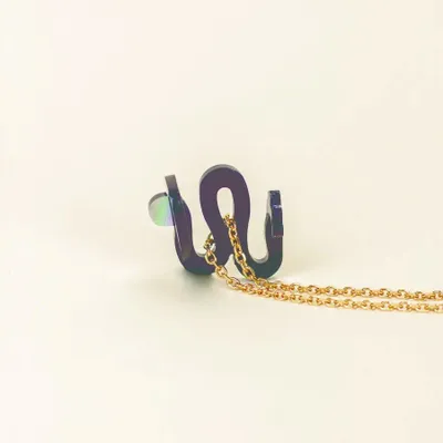Bijoux - Pendentif Serpent en corne noire et nacre - L INDOCHINEUR X RIVÊT