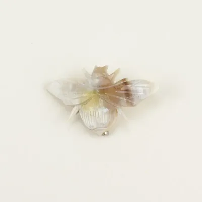 Brooches - Bee brooch in blond horn - L INDOCHINEUR X RIVÊT