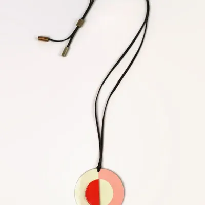 Bijoux - Pendentif en corne et laque tricolore - L INDOCHINEUR X RIVÊT