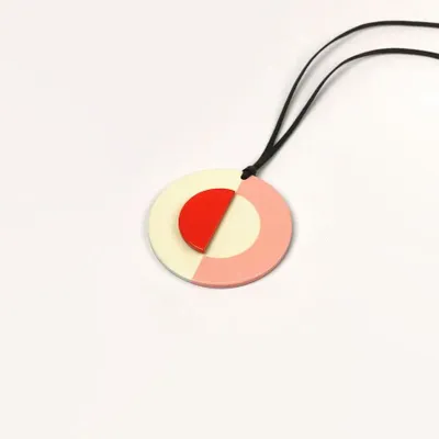 Bijoux - Pendentif en corne et laque tricolore - L INDOCHINEUR X RIVÊT