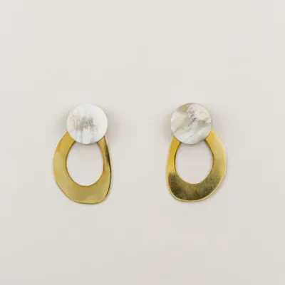 Jewelry - 2-part oval brass earrings, blond horn pendant - Studs - Red lacquer - L INDOCHINEUR X RIVÊT