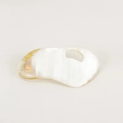 Barrettes - Mineral hair clip in blond horn - L INDOCHINEUR X RIVÊT