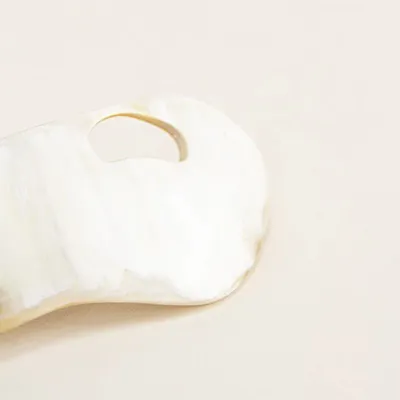 Barrettes - Mineral hair clip in blond horn - L INDOCHINEUR X RIVÊT
