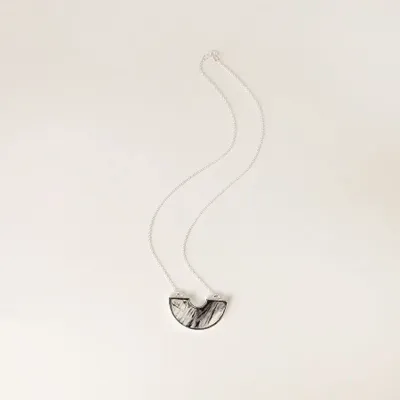 Jewelry - Crescent pendant, silver setting and chain, marbled black horn - L INDOCHINEUR X RIVÊT