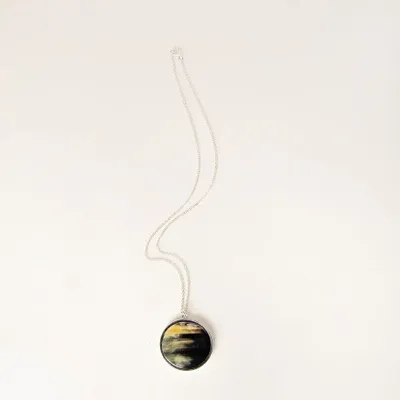Jewelry - Medallion pendant, silver setting and chain, marbled black horn - L INDOCHINEUR X RIVÊT