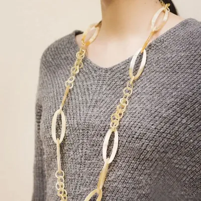 Bijoux - Sautoir anneaux fins ronds et ovales en corne blonde - L INDOCHINEUR X RIVÊT
