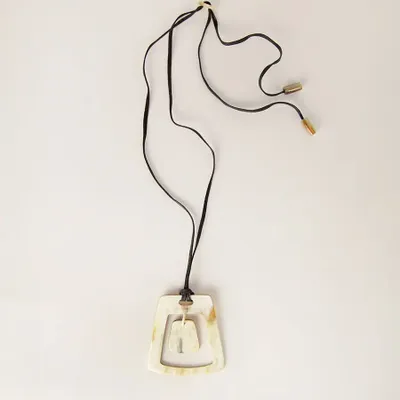 Jewelry - Trapezoid pendant in blond horn - L INDOCHINEUR X RIVÊT