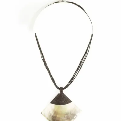 Jewelry - Diamond medallion 6cm, white mother-of-pearl, burgundy cotton - Beige - L INDOCHINEUR X RIVÊT