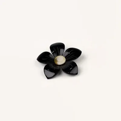 Brooches - Two-tone flower brooch in plain black horn - L INDOCHINEUR X RIVÊT
