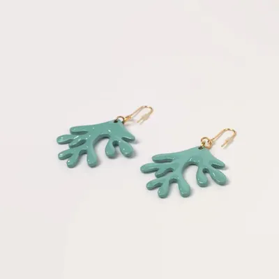 Bijoux - Boucles d'oreilles corail laquées vert d'eau - Crochets or fin - L INDOCHINEUR X RIVÊT