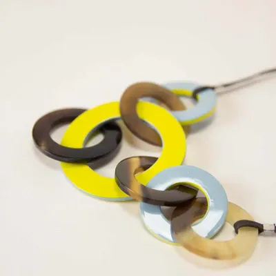 Bijoux - Collier destructuré laqué jaune et bleu - L INDOCHINEUR X RIVÊT