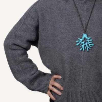 Bijoux - Pendentif grand corail en corne noire laque bleu turquoise - L INDOCHINEUR X RIVÊT