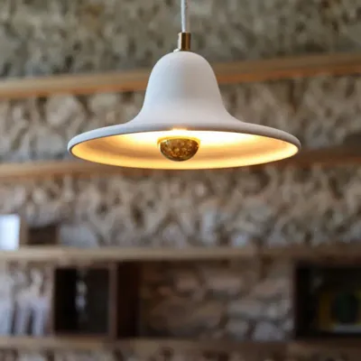 Hanging lights - Gigaro M - Raw ceramic pendant light Ø23 cm – Chaux Blanche - MASAME