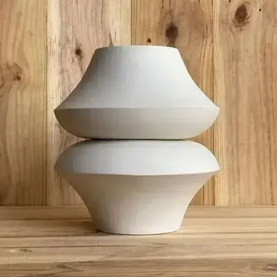 Autres décorations de Noël - Vase sculptural et géométrique en porcelaine blanche - Oneiros E5 - CALLIGRAMME