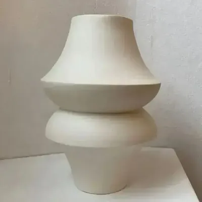 Vases - Vase sculptural et géométrique en porcelaine blanche - Palindrome C2S - CALLIGRAMME