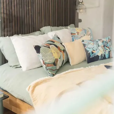 Linge de lit - Jeté Emilio Mirabelle 260 x 260 - MAISON VIVARAISE - SDE VIVARAISE WINKLER
